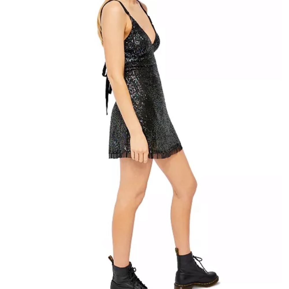 LAST SMALL FREE PEOPLE GOLD RUSH MINI DRESS IN BLACK ALLOVER SEQUINS AND TULLE - Picture 5 of 12